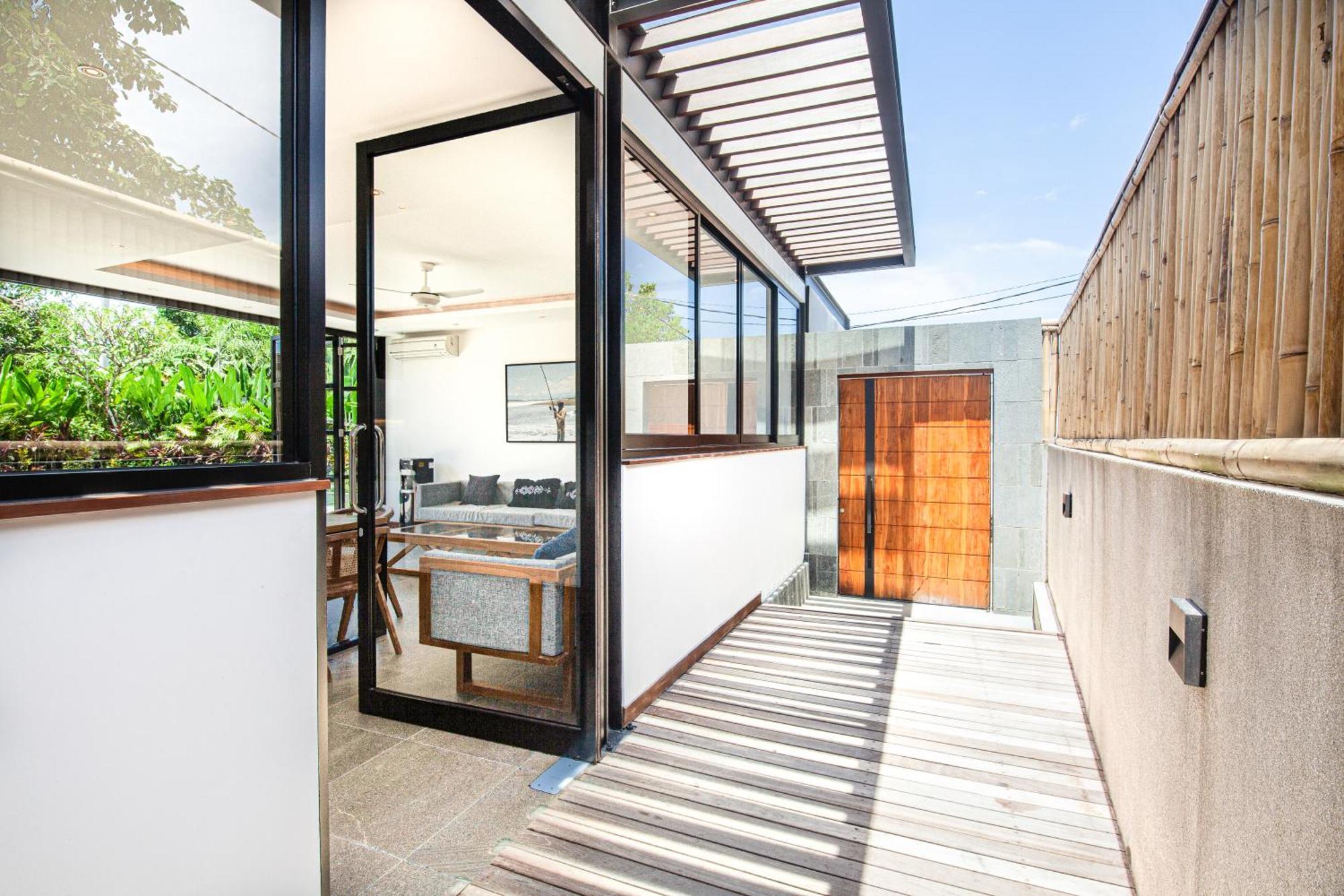 Brand New 5 Bedroom Villa Enclosed Living Room Canggu Exterior photo