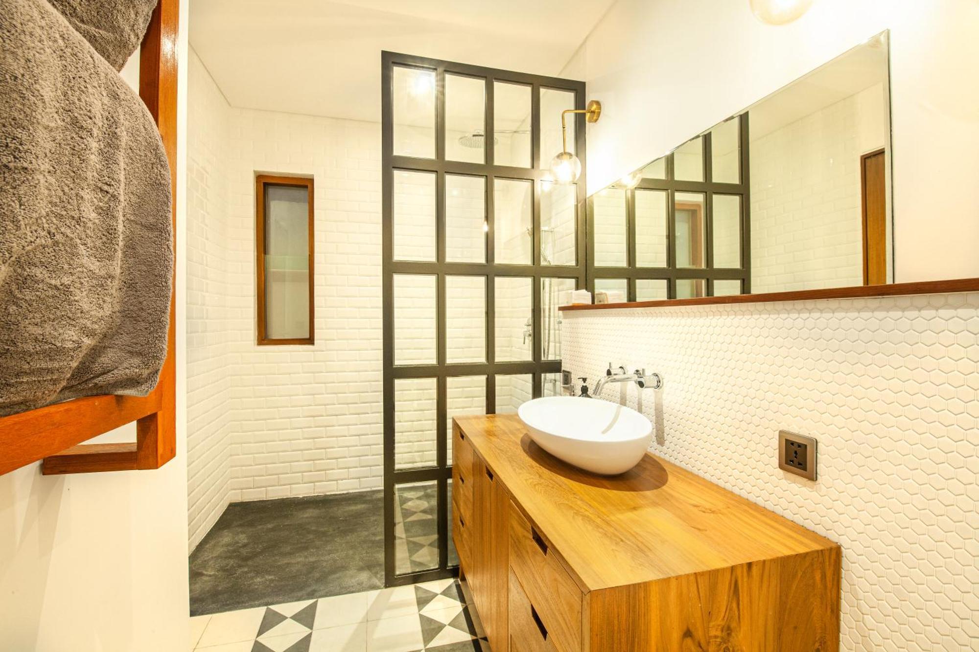 Brand New 5 Bedroom Villa Enclosed Living Room Canggu Exterior photo
