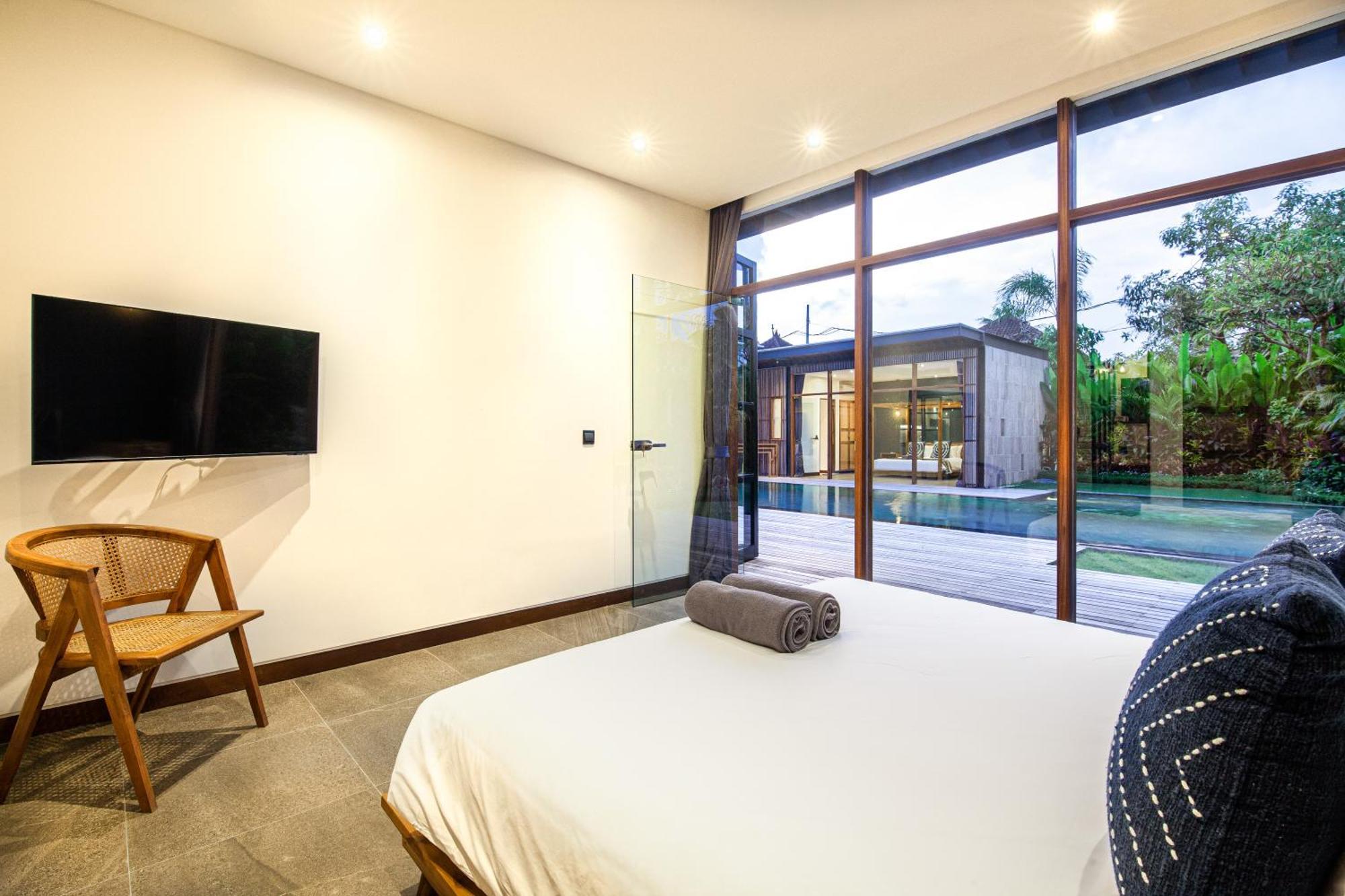 Brand New 5 Bedroom Villa Enclosed Living Room Canggu Exterior photo