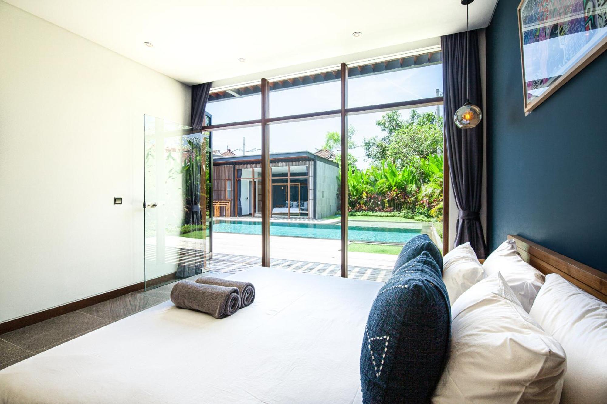 Brand New 5 Bedroom Villa Enclosed Living Room Canggu Exterior photo